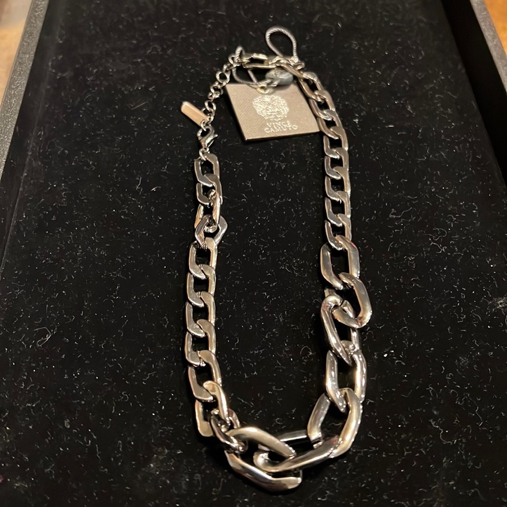 Vince Camuto Metal necklace! New with tags!